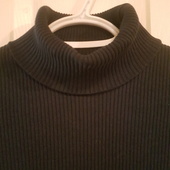 π Vintage Weekend Edition Navy Turtleneck π’ - Picture 3 of 6